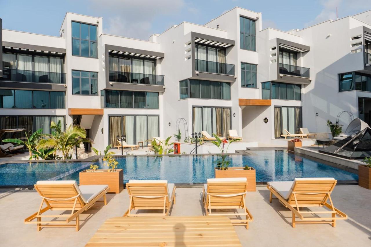 Del Mare Park Hotel ไคริเนีย ภายนอก รูปภาพ