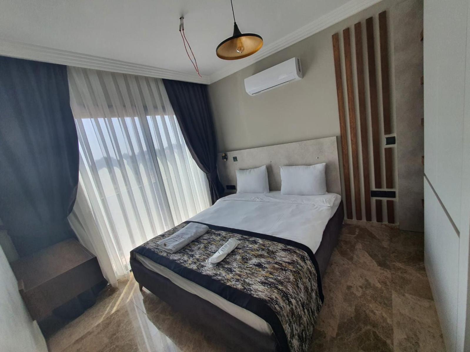 Del Mare Park Hotel ไคริเนีย ภายนอก รูปภาพ