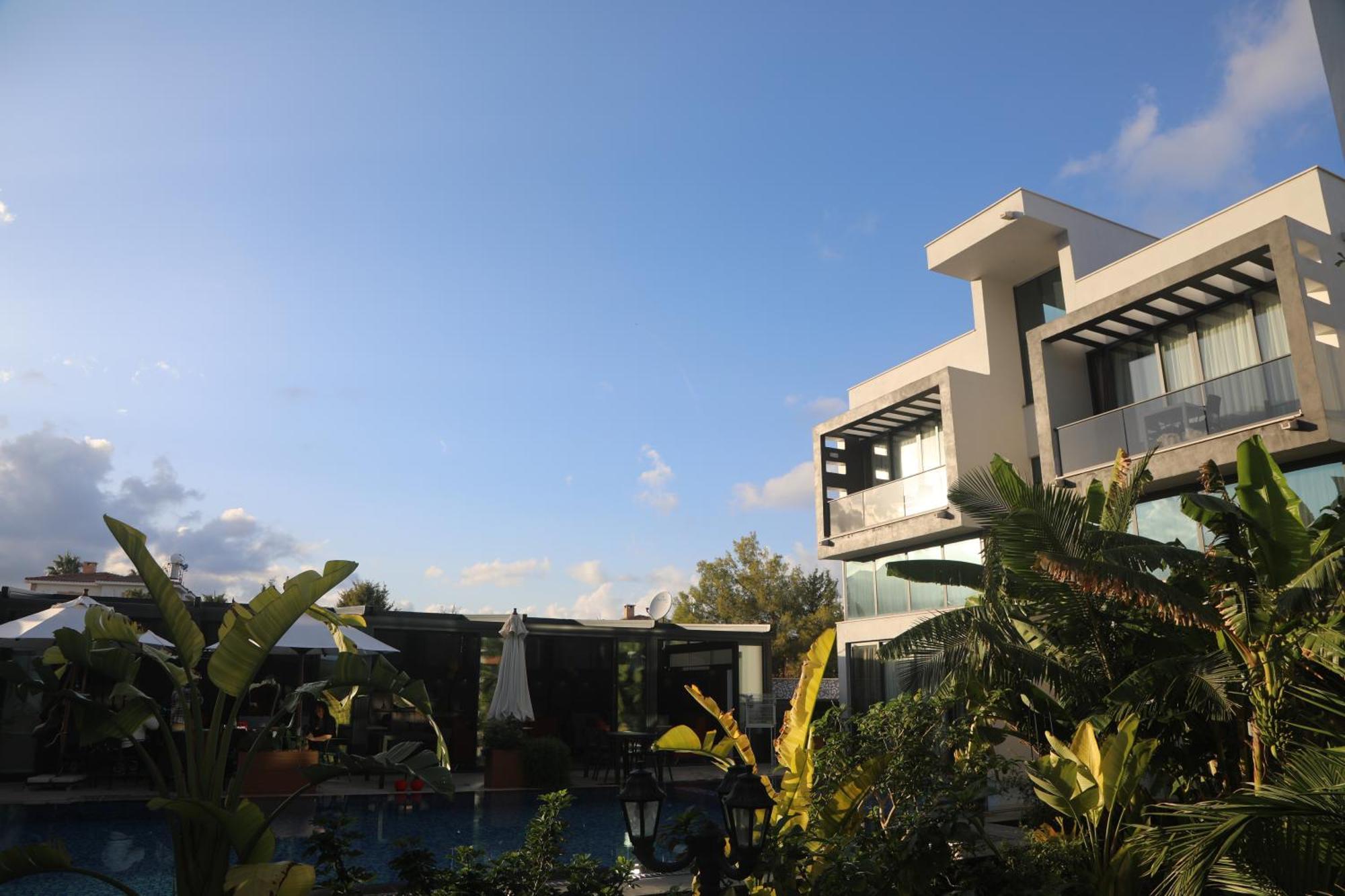 Del Mare Park Hotel ไคริเนีย ภายนอก รูปภาพ