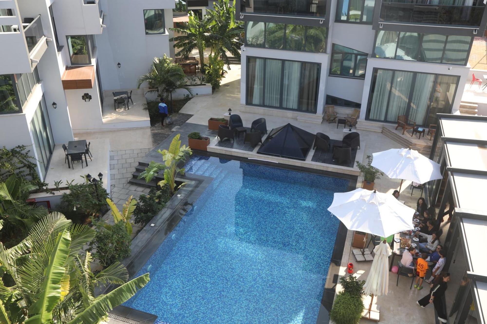 Del Mare Park Hotel ไคริเนีย ภายนอก รูปภาพ
